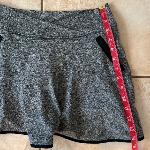 Olaya Sport Skirt Gray Golf Tennis Skort with black trim & details, Sz XS - Picture 7 of 8